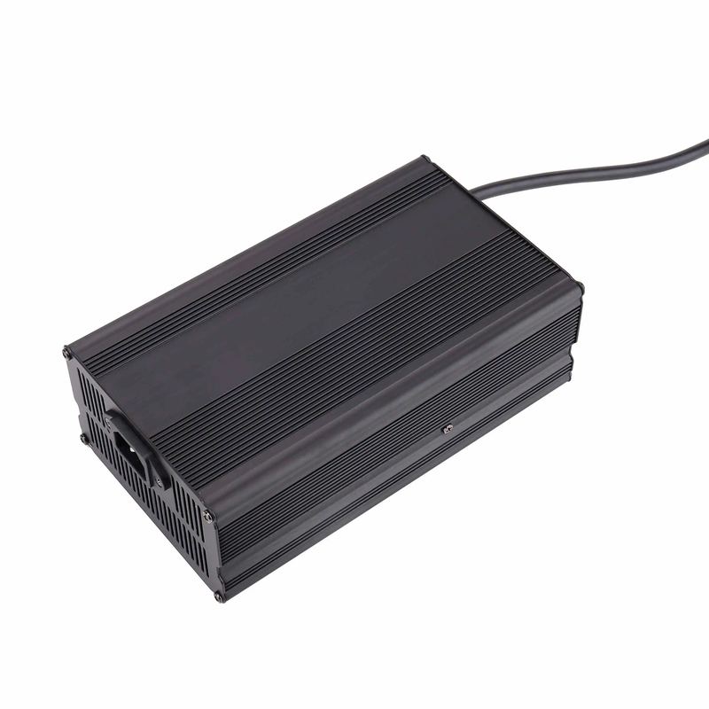 24V-72V project-specific output up to 900W electric motorcycle charger and golf cart charger for lithium battery systems for high-power e-mobility applications with anderson, xt60, clamp and custom output options